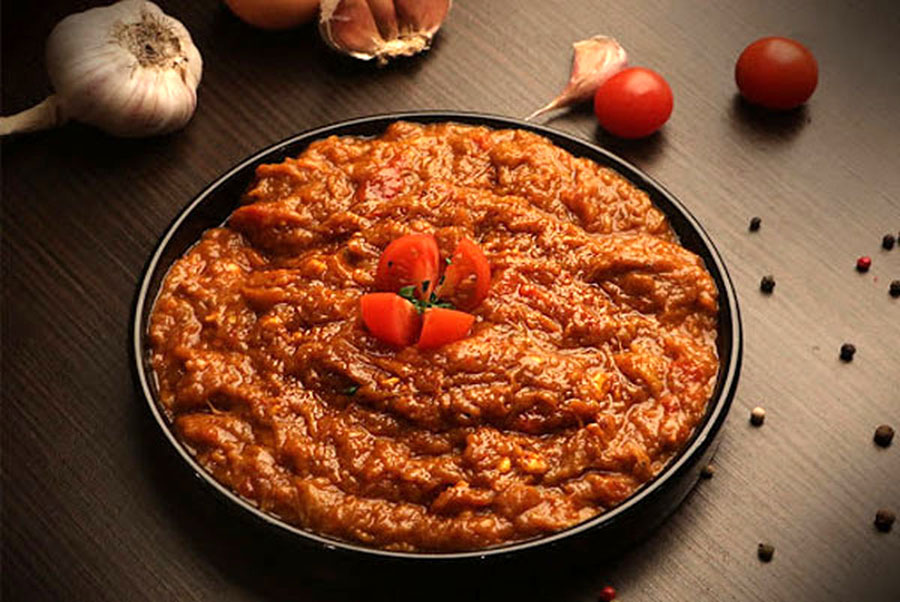 Mirza Ghasemi Recipe: Traditional Persian Eggplant Delight - step image